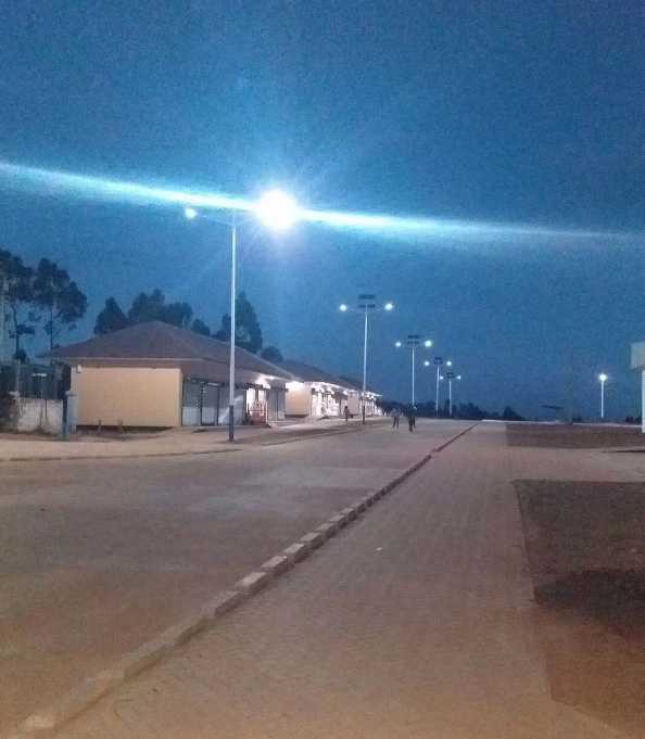 嵊州市非洲科特迪瓦太阳能路灯工程